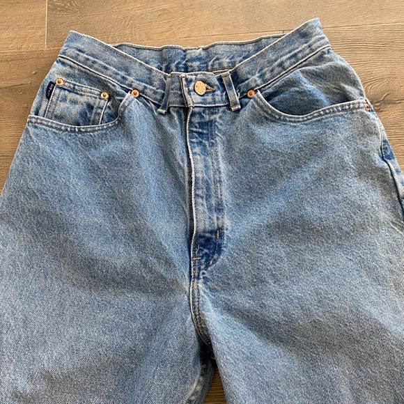 Chic Vintage High Rise Straight Tapered Leg 90s Faded Distressed Mom Jeans - Picture 3 of 12